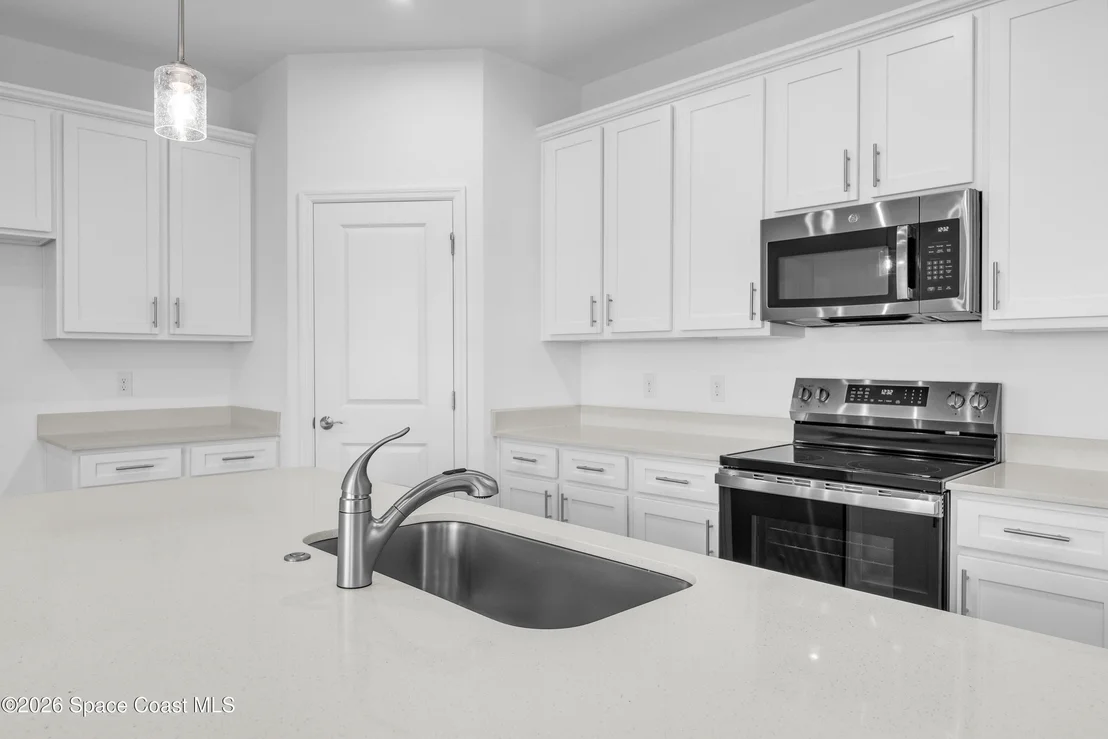 Photo of 897 Castleford Avenue NE
