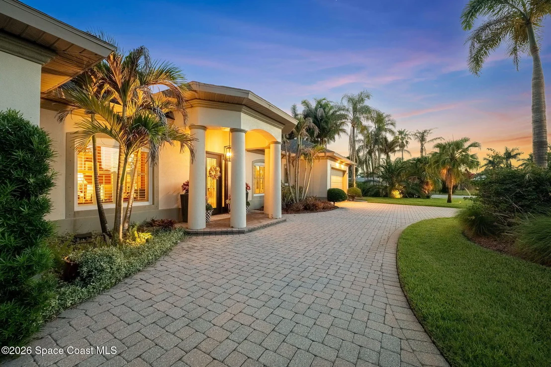 Photo of 339 Cocoa Avenue