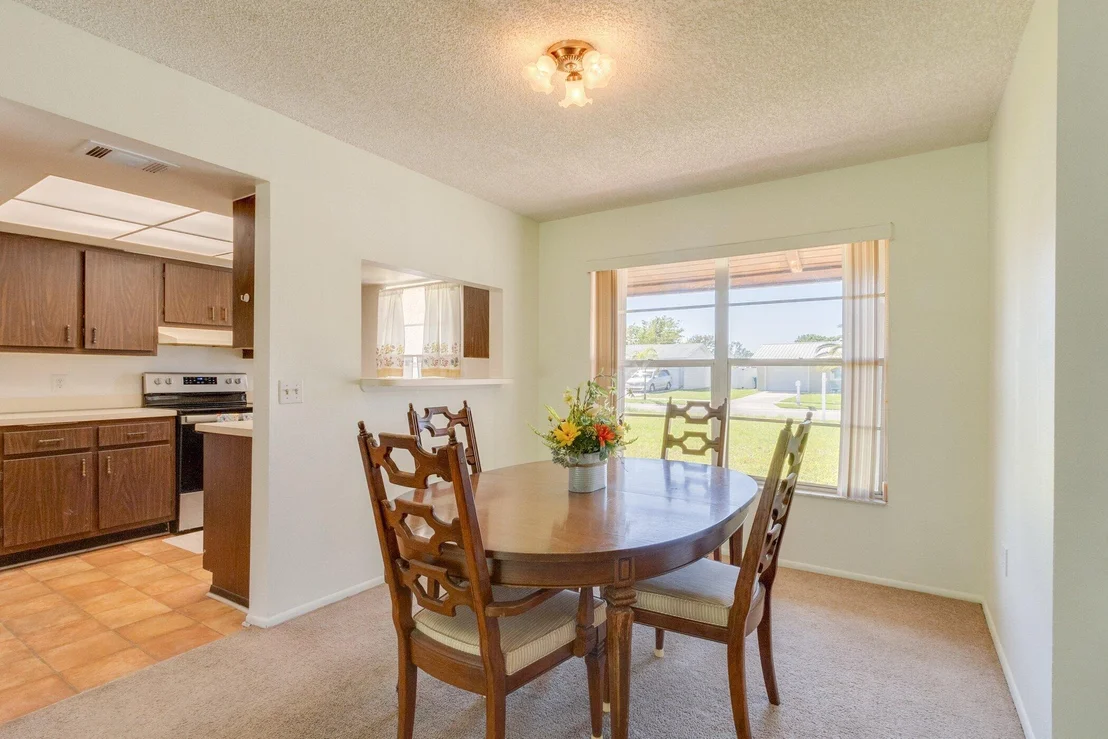 Photo of 2858 Pembroke Road