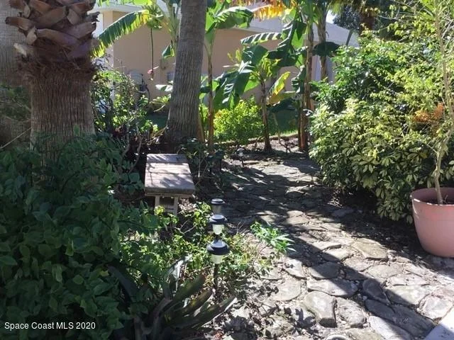 Photo of 2084 Lansing Street