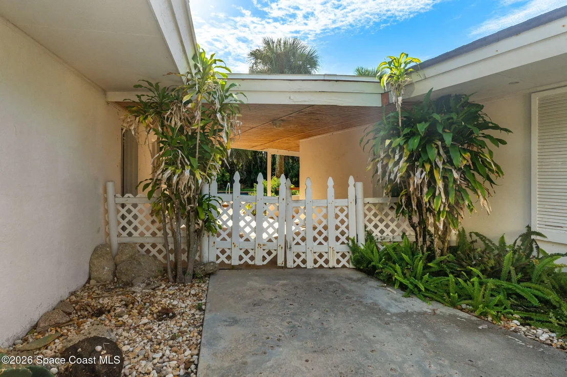 Photo of 317 Cocoa Avenue