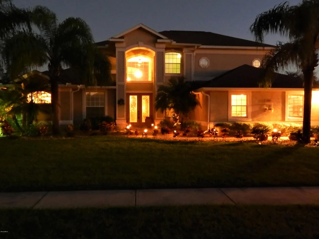 Photo of 101 SE Ridgemont Circle