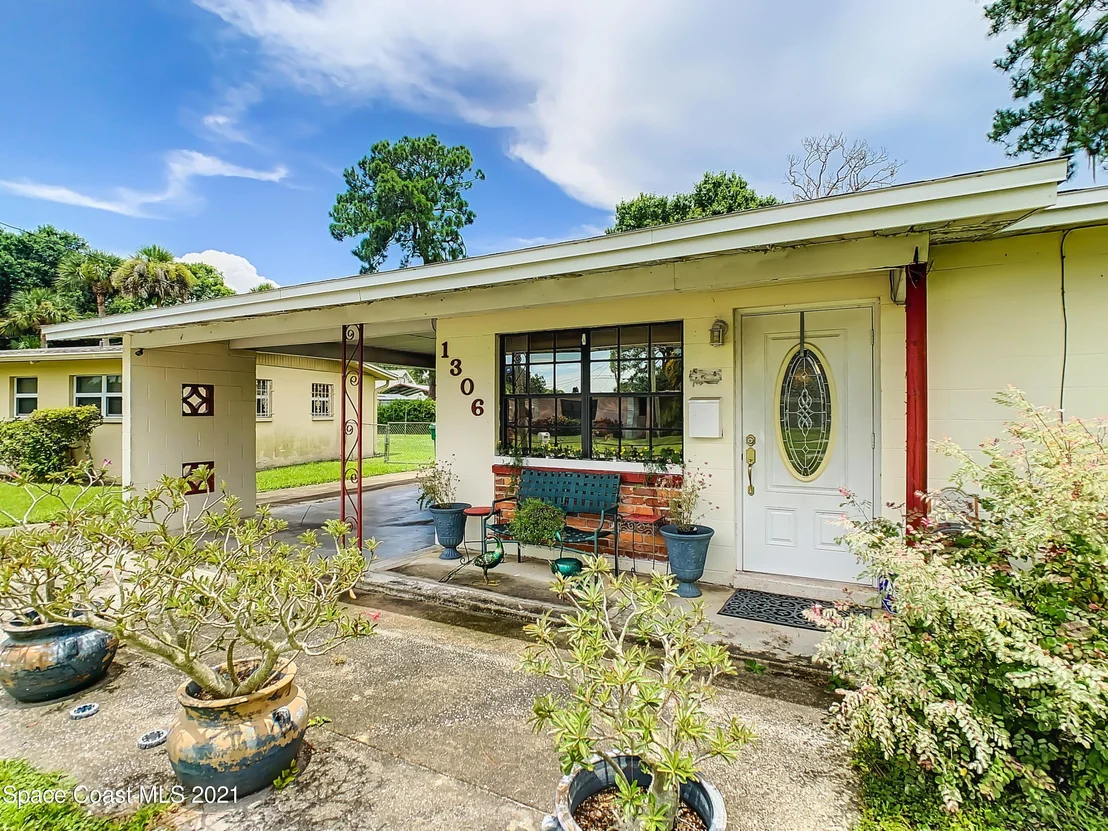 Photo of 1306 Moss Lane