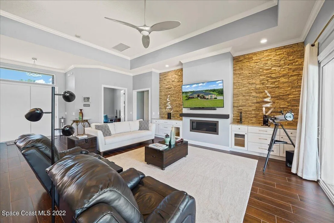 Photo of 1360 Corey Road