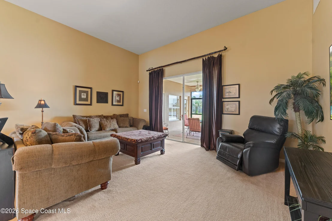 Photo of 385 Tunbridge Drive