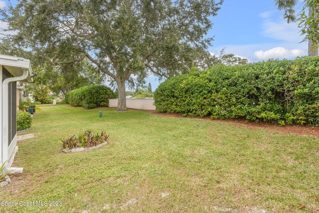 Photo of 921 Wateroak Drive NE