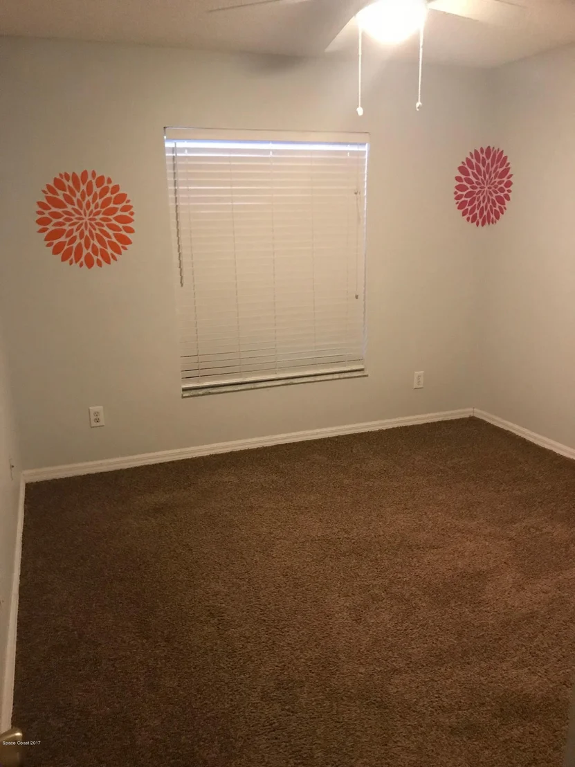 Photo of 829 Honeysuckle Drive