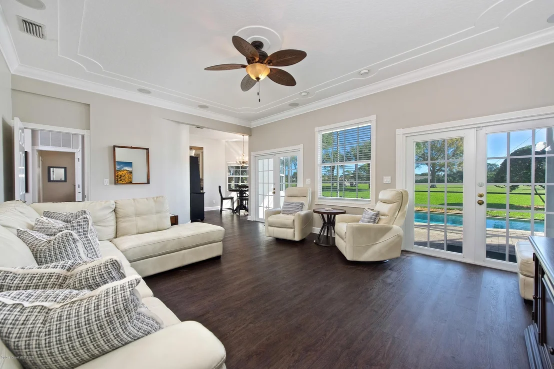 Photo of 637 Woodbridge Drive