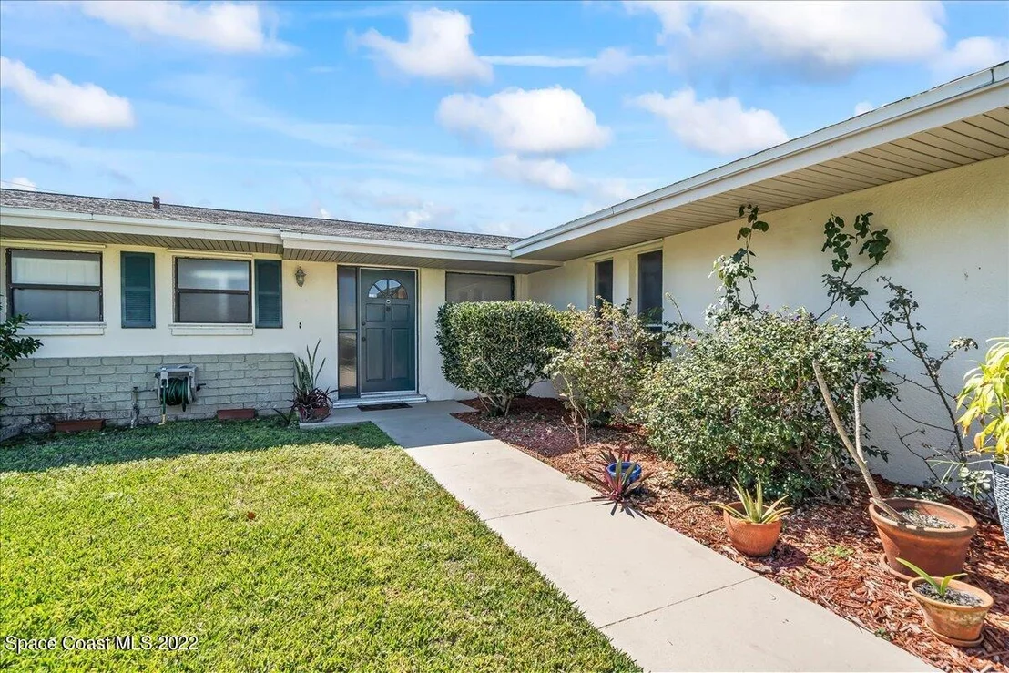 Photo of 329 Dorset Drive