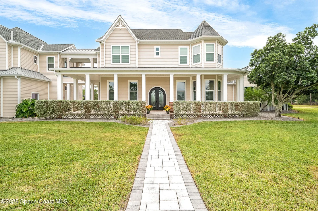 Photo of 4236 Hield Road NW