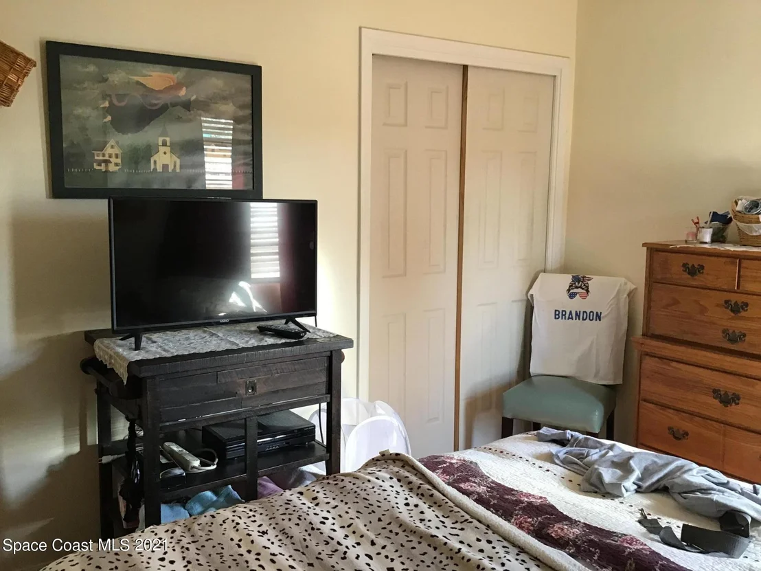 Photo of 301 Live Oak Lane
