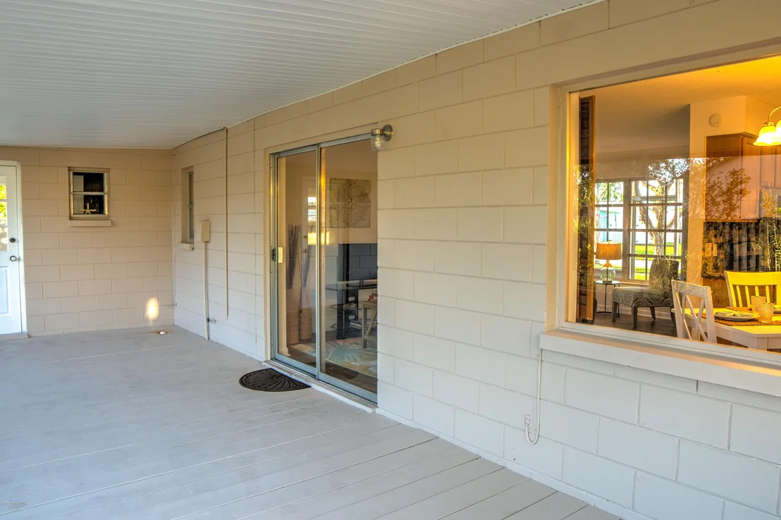 Photo of 1097 Madrid Road