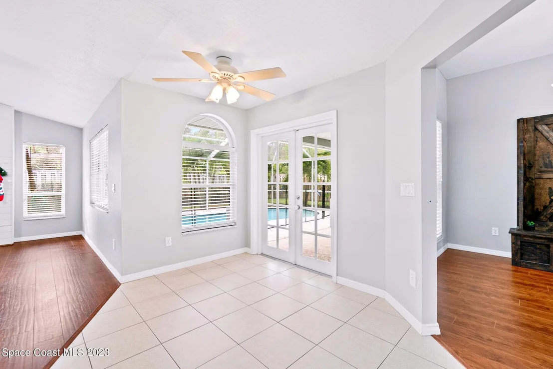 Photo of 921 Osprey Lane