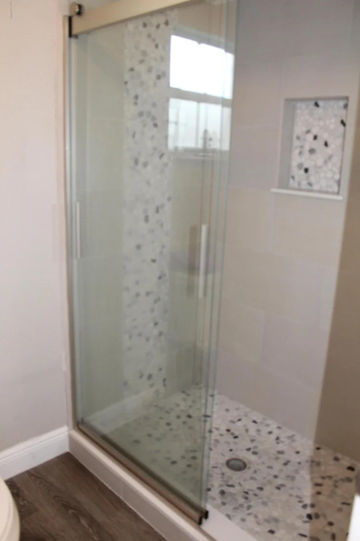 Photo of 951 Avon Street