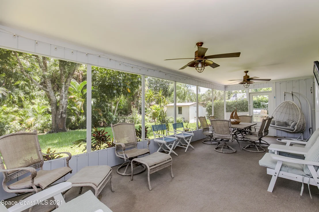 Photo of 949 Streamlet Ave Avenue
