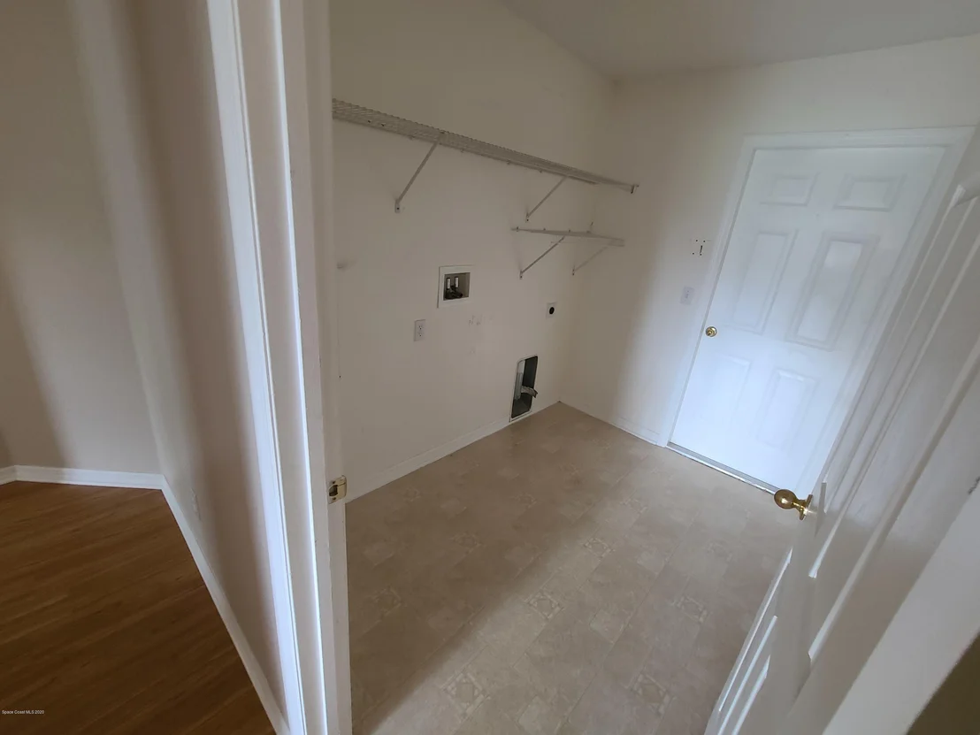 Photo of 1085 Kingfisher Way