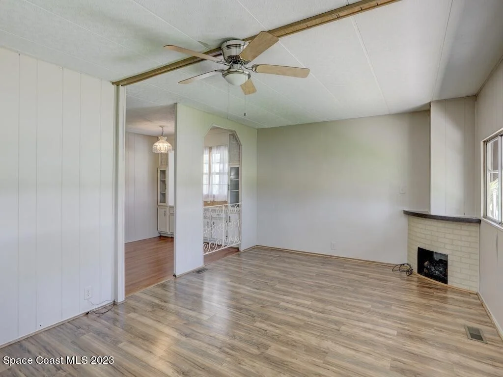 Photo of 925 Barefoot Boulevard