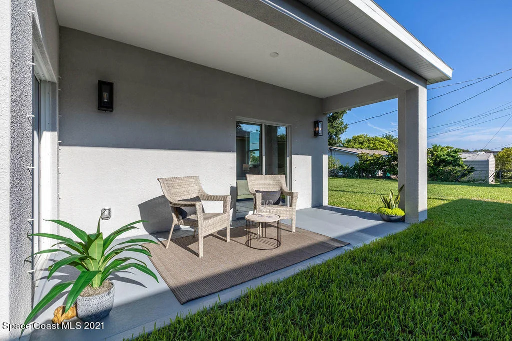Photo of 130 W Fee Avenue