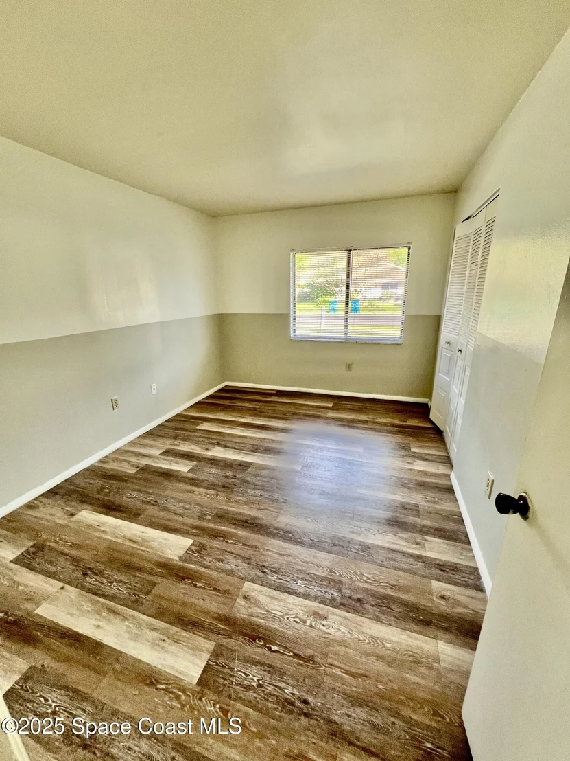 Photo of 1100 Hooper Avenue NE