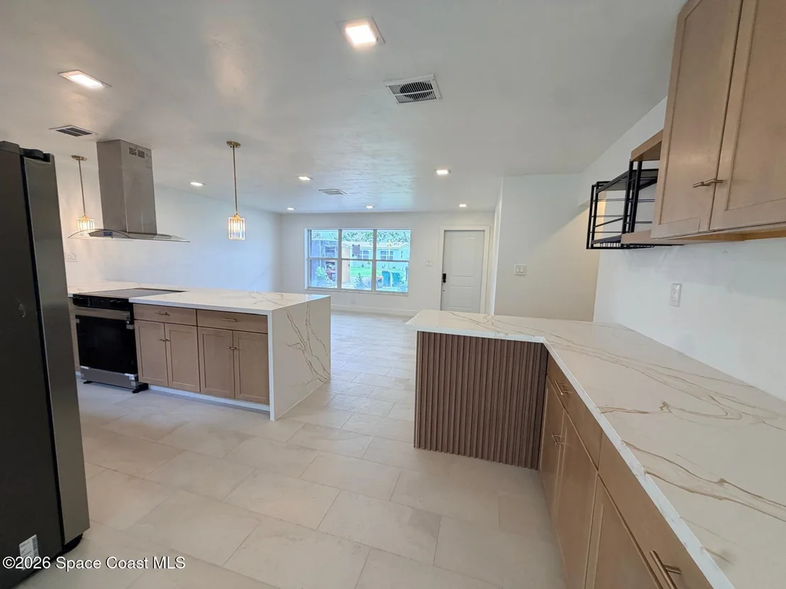 Photo of 205 Melaleuca Drive E