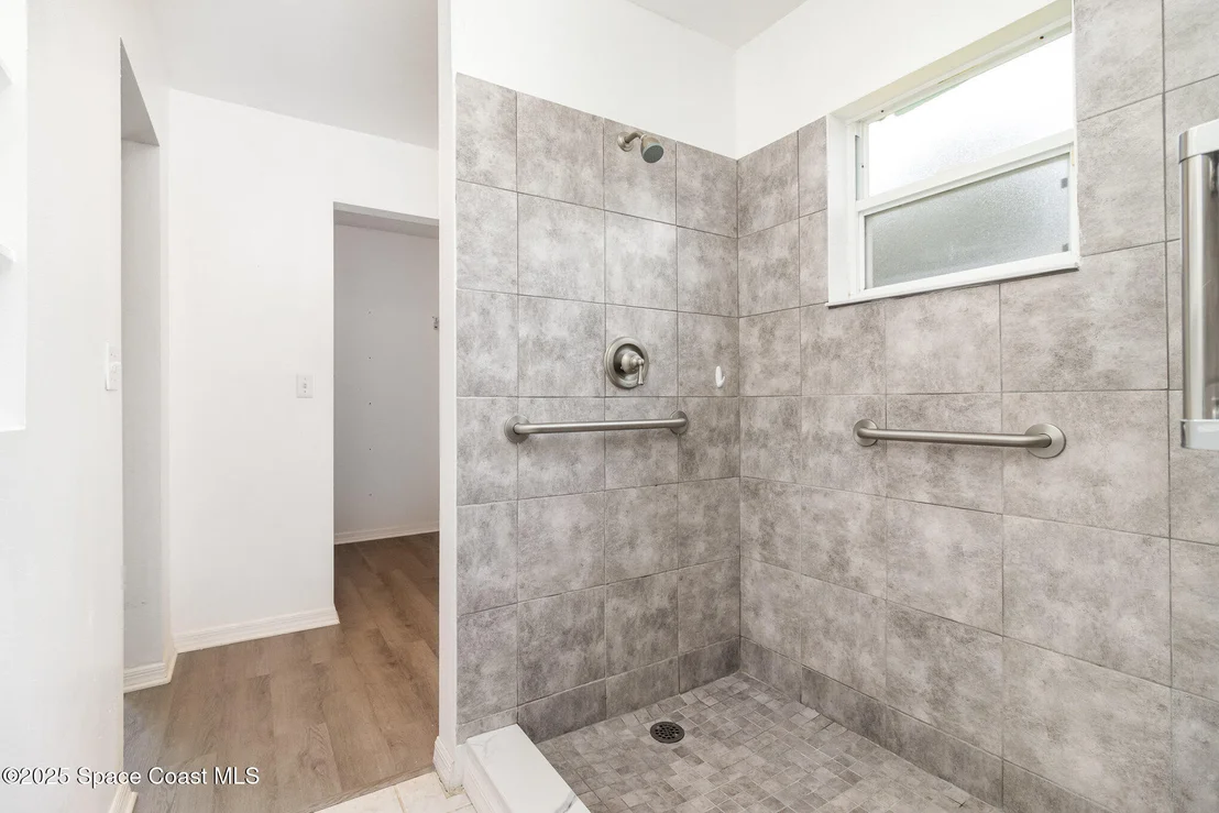 Photo of 6856 Buxton Avenue