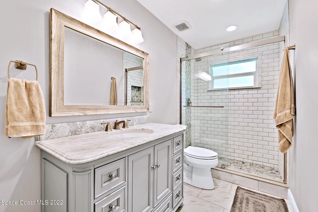 Photo of 130 Oakledge Drive