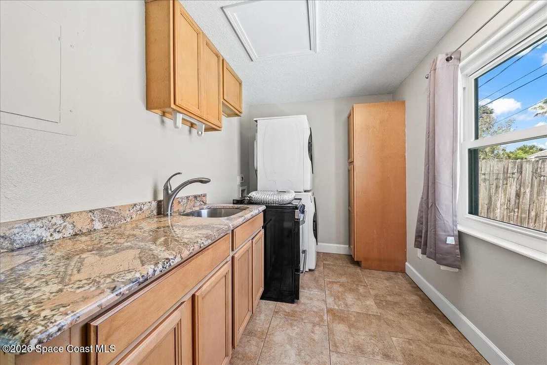 Photo of 2320 Abalone Avenue