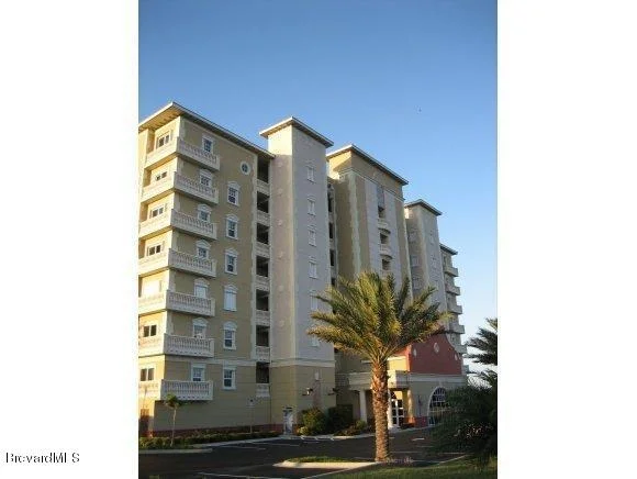 Photo of Unit 204 at 4975 Dixie Highway NE