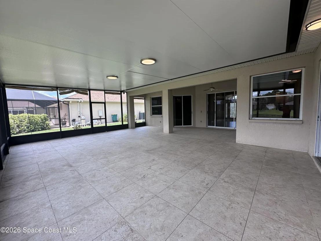 Photo of 883 Spring Oak Drive