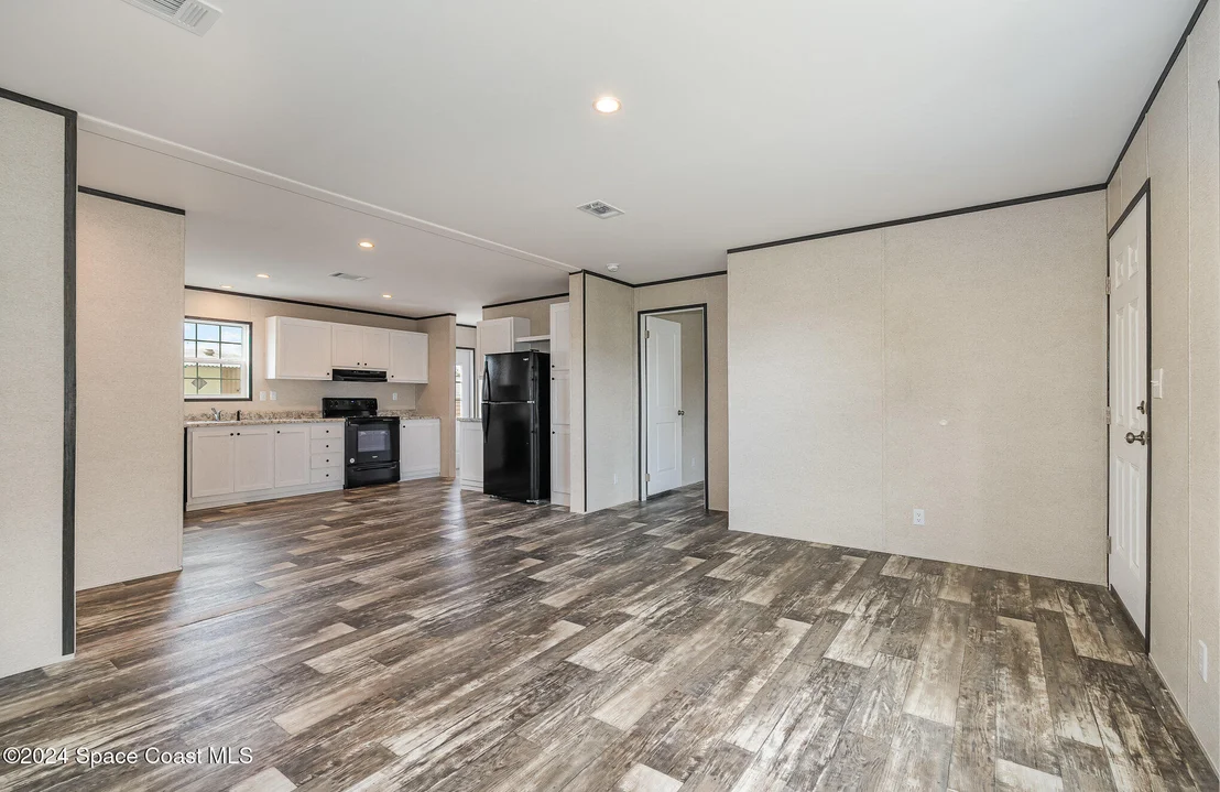 Photo of 2551 Chatham Way NE