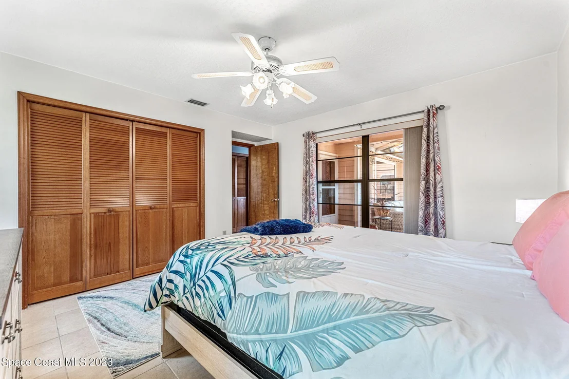 Photo of 885 Ridge Lake Drive