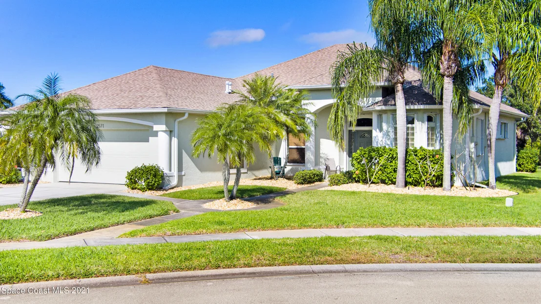Photo of 2571 Canterbury Circle