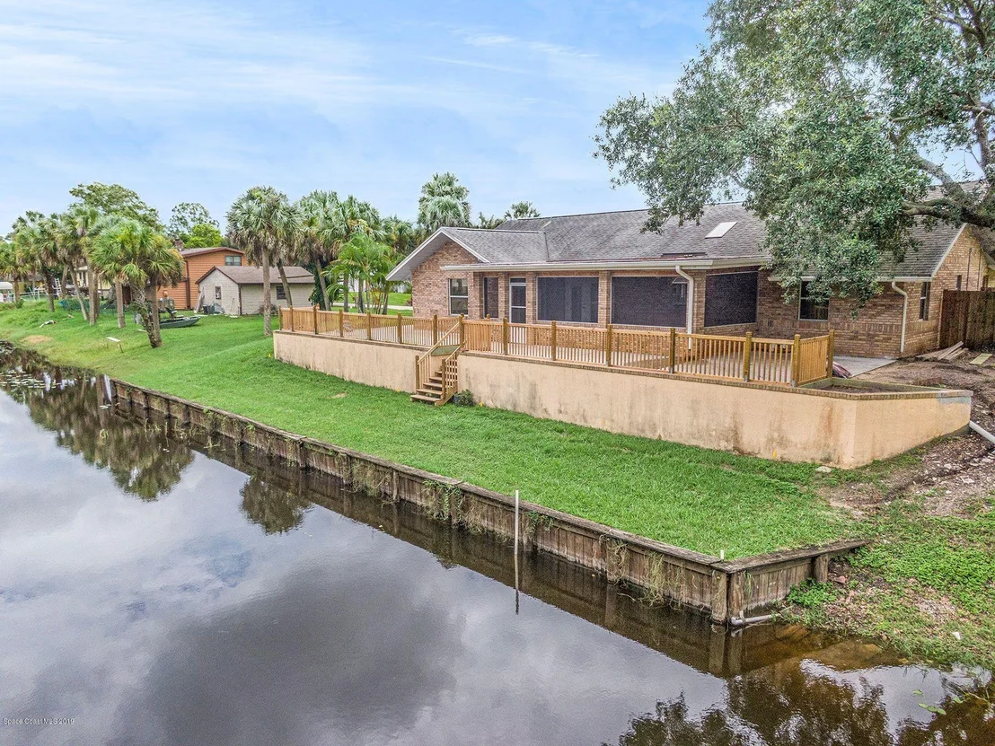 Photo of 5130 Evinrude Road