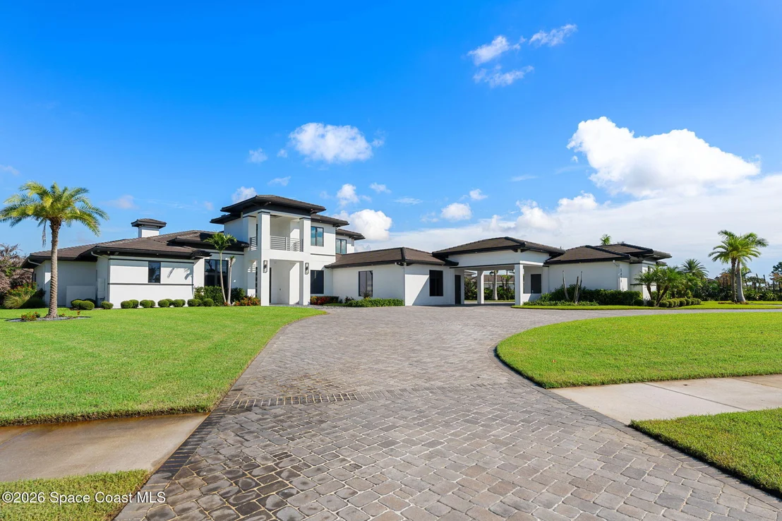 Photo of 3618 Lake Adelaide Place