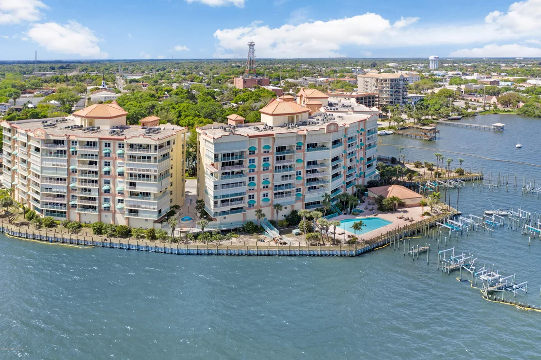 Photo of Unit 304 at 102 Riverside Drive