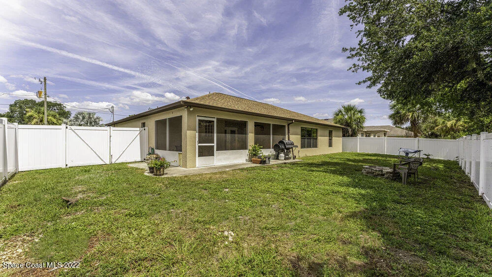 Photo of 6325 Ainsworth Road
