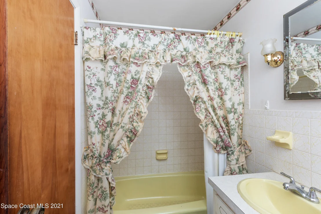 Photo of 4380 Milwaukee Avenue