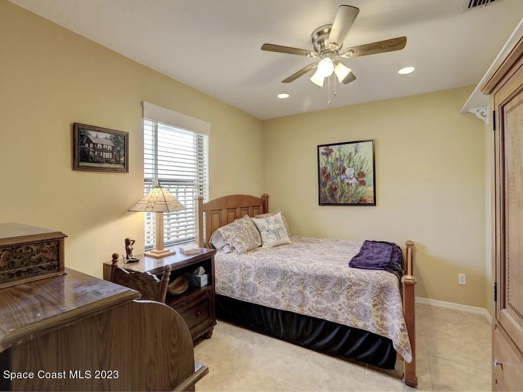 Photo of 9850 Oak