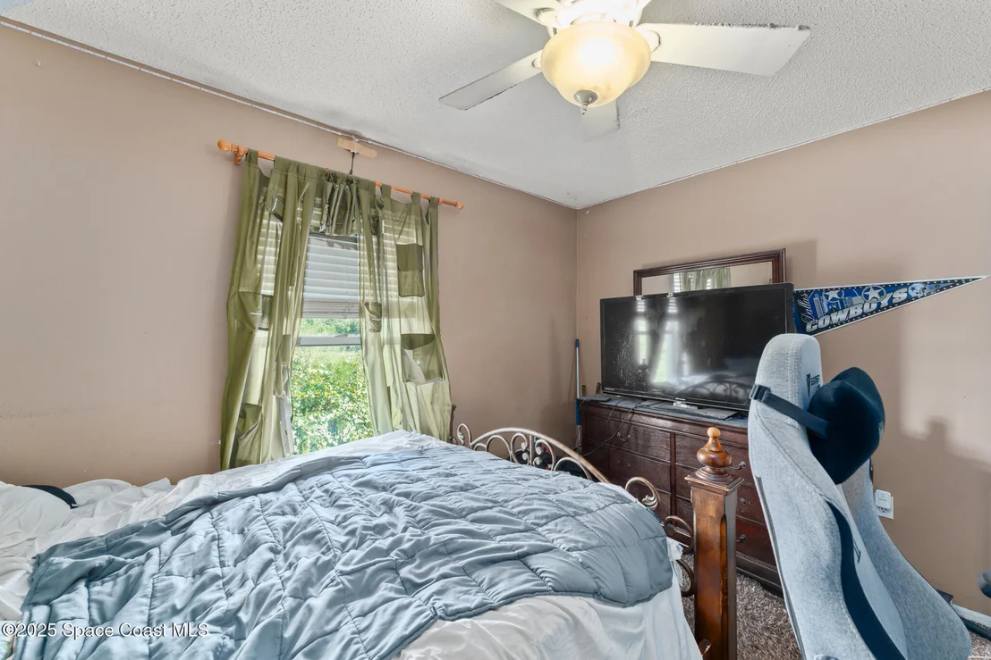 Photo of 6200 Edison Street