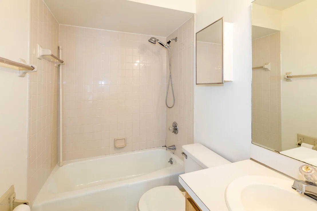 Photo of 1522 Spruce Road