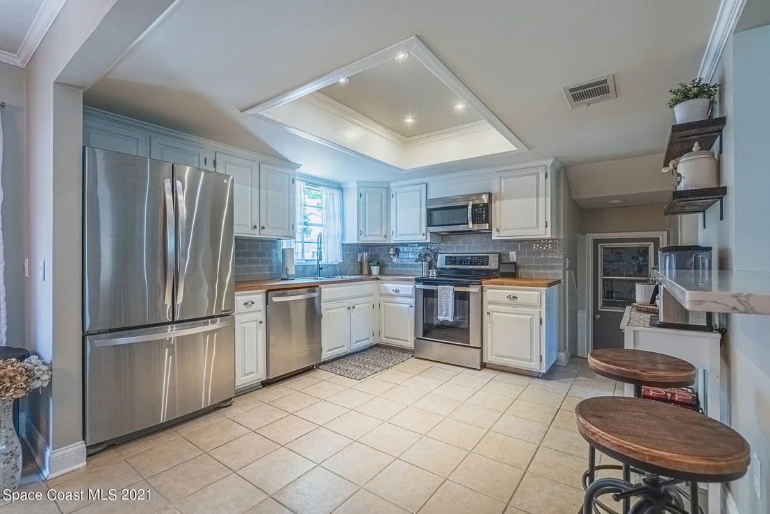 Photo of 818 Hanover Court