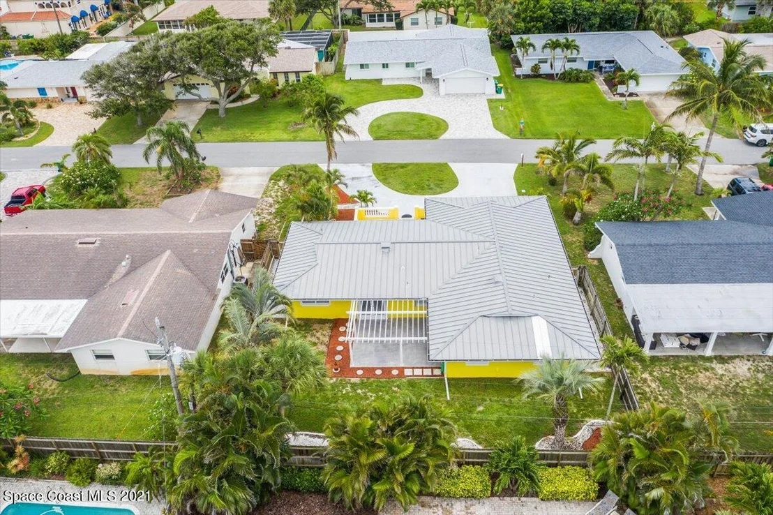 Photo of 320 Bahama Drive
