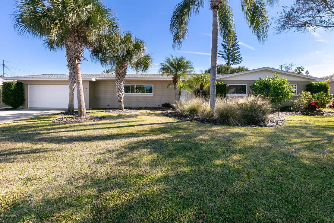 Photo of 225 Pineapple Street