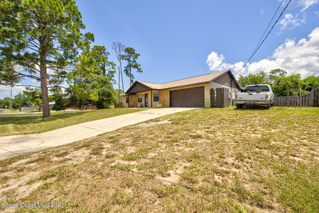 Photo of 6405 Manila Drive