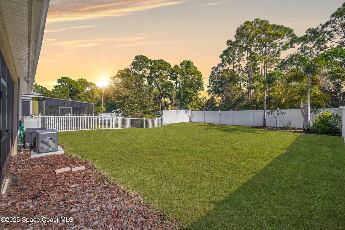 Photo of 381 Waterside Circle