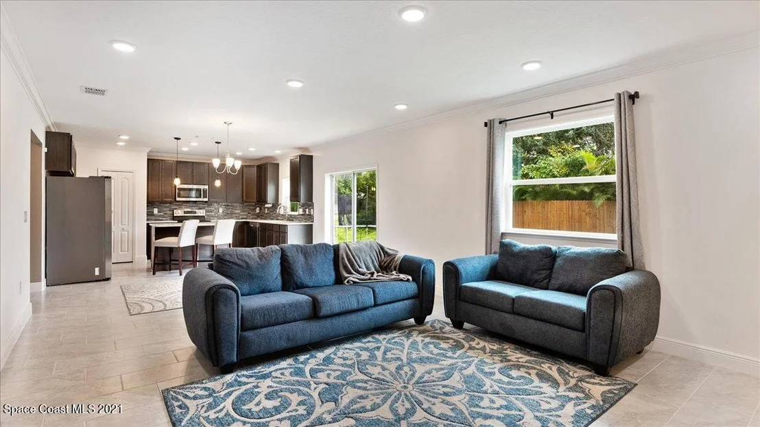 Photo of 4765 Byron Street