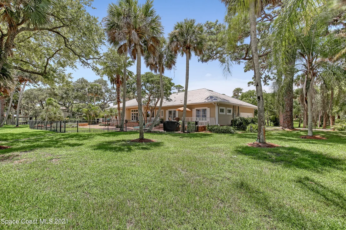 Photo of 1913 Pineapple Avenue