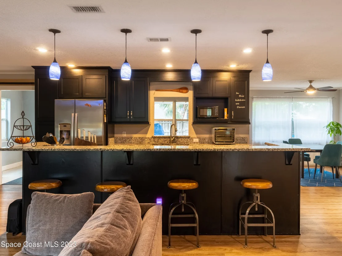 Photo of 401 Port Malabar Boulevard NE