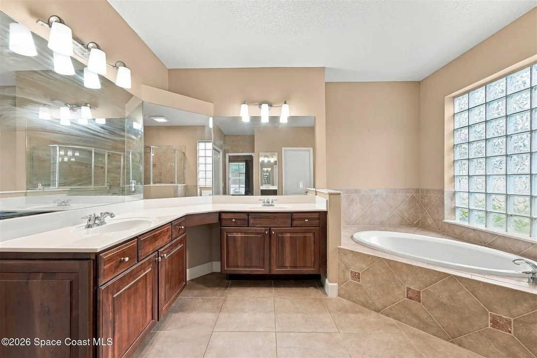 Photo of 1329 Tipperary Drive