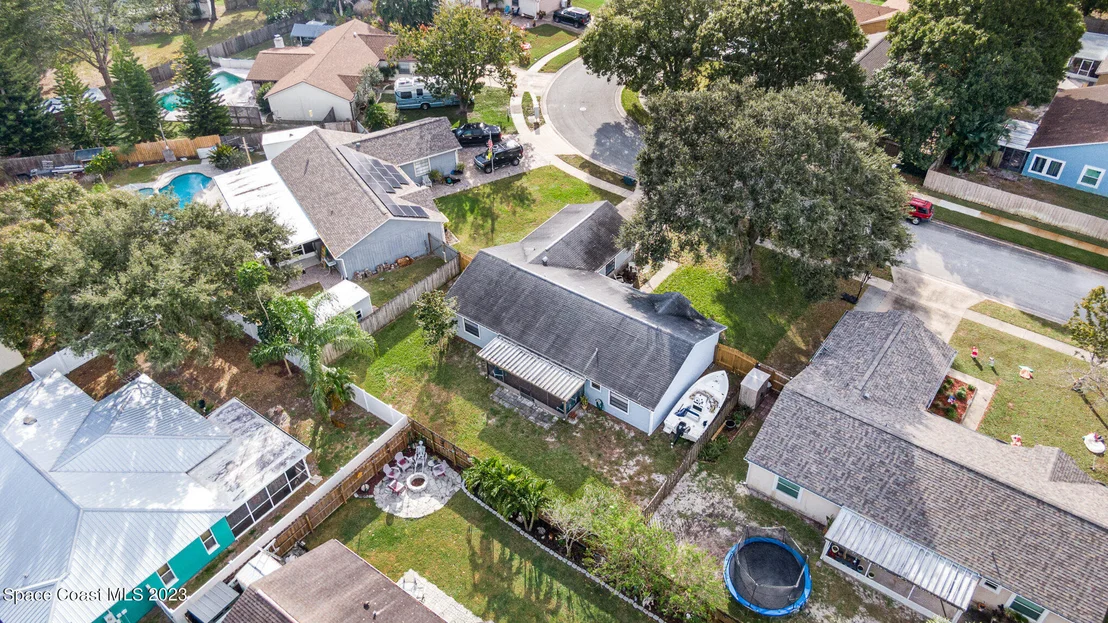 Photo of 858 Pine Wood